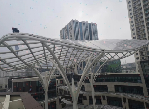 怎么做好膜結(jié)構(gòu)車棚隔熱措施？